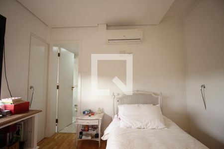Apartamento à venda com 220m², 4 quartos e 4 vagasQuarto 5