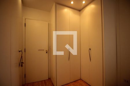 Apartamento à venda com 220m², 4 quartos e 4 vagasQuarto 3