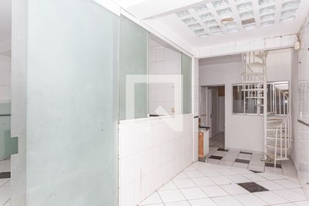 Casa à venda com 255m², 3 quartos e 2 vagas Casa à venda com 255m², 3 quartos e 2 vagasCorredor