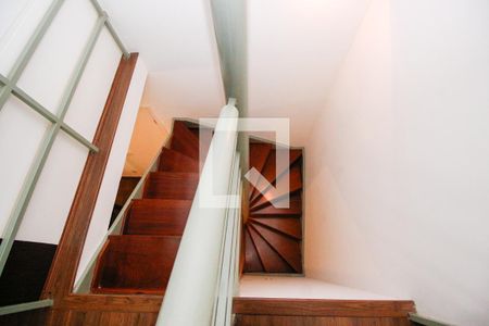 Studio à venda com 48m², 1 quarto e 1 vagaEscada