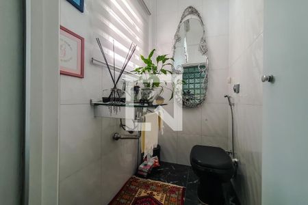 Casa à venda com 201m², 4 quartos e 2 vagas Casa à venda com 201m², 4 quartos e 2 vagaslavabo