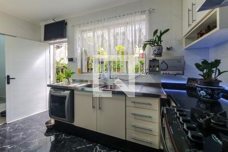 Casa à venda com 201m², 4 quartos e 2 vagas Casa à venda com 201m², 4 quartos e 2 vagascozinha