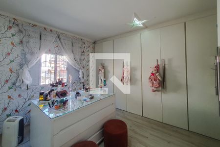 Casa à venda com 201m², 4 quartos e 2 vagas Casa à venda com 201m², 4 quartos e 2 vagasQuarto 2 closet