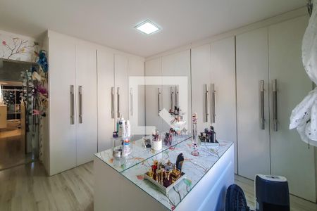 Casa à venda com 201m², 4 quartos e 2 vagas Casa à venda com 201m², 4 quartos e 2 vagasQuarto 2 closet