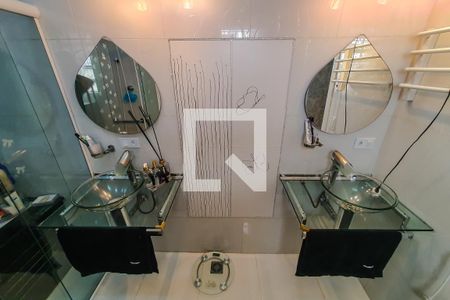 Casa à venda com 201m², 4 quartos e 2 vagas Casa à venda com 201m², 4 quartos e 2 vagasQuarto Suite 1 Banheiro 1