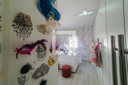 Casa à venda com 201m², 4 quartos e 2 vagas Casa à venda com 201m², 4 quartos e 2 vagasQuarto 2 closet