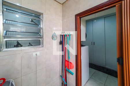 Casa à venda com 201m², 4 quartos e 2 vagas Casa à venda com 201m², 4 quartos e 2 vagasQuarto de Serviço