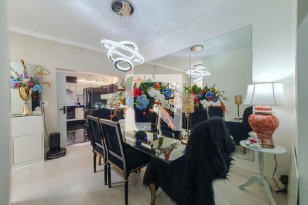 Casa à venda com 201m², 4 quartos e 2 vagas Casa à venda com 201m², 4 quartos e 2 vagasSala de Jantar