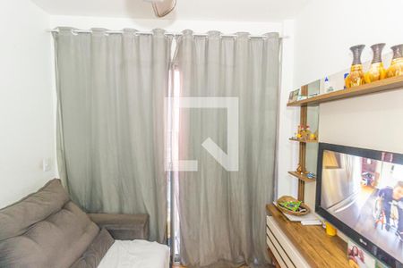Sala de apartamento para alugar com 2 quartos, 45m² em Irajá, Rio de Janeiro