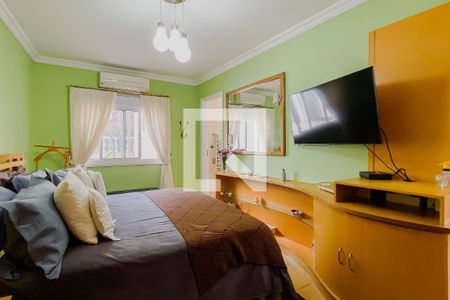 Casa à venda com 304m², 5 quartos e 3 vagasSuíte 1