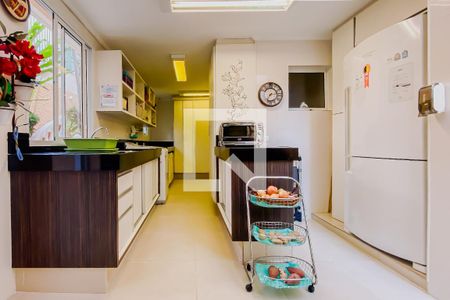 Casa à venda com 304m², 5 quartos e 3 vagasÁrea de Serviço