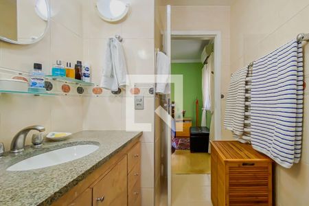 Casa à venda com 304m², 5 quartos e 3 vagasBanheiro da Suíte 1