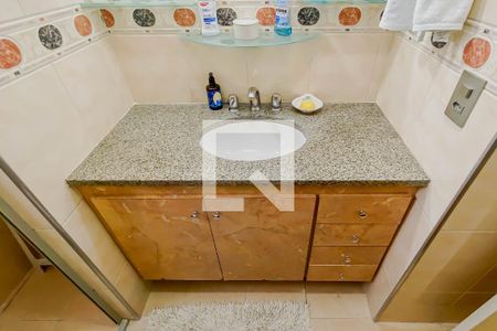 Casa à venda com 304m², 5 quartos e 3 vagasBanheiro da Suíte 1