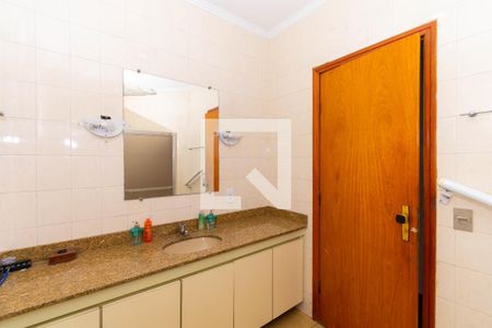 Casa à venda com 359m², 3 quartos e 4 vagasBanheiro 2