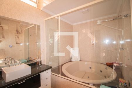 Casa à venda com 1200m², 3 quartos e 5 vagas Casa à venda com 1200m², 3 quartos e 5 vagasBanheiro da Suíte 1