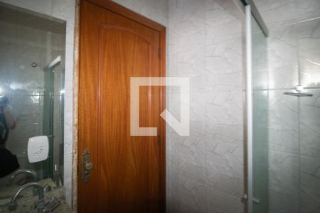 Casa à venda com 1200m², 3 quartos e 5 vagas Casa à venda com 1200m², 3 quartos e 5 vagasBanheiro