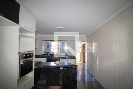 Casa à venda com 1200m², 3 quartos e 5 vagas Casa à venda com 1200m², 3 quartos e 5 vagasCozinha