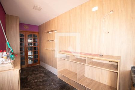 Casa à venda com 1200m², 3 quartos e 5 vagas Casa à venda com 1200m², 3 quartos e 5 vagasÁrea de Serviço