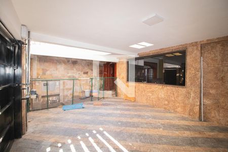 Casa à venda com 1200m², 3 quartos e 5 vagas Casa à venda com 1200m², 3 quartos e 5 vagasGaragem