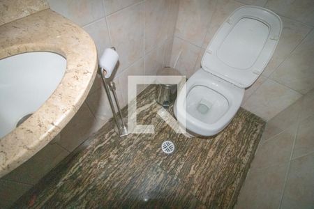 Casa à venda com 1200m², 3 quartos e 5 vagas Casa à venda com 1200m², 3 quartos e 5 vagasBanheiro da Suíte 1