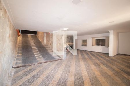 Casa à venda com 1200m², 3 quartos e 5 vagas Casa à venda com 1200m², 3 quartos e 5 vagasGaragem