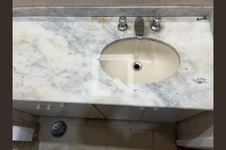 Apartamento à venda com 83m², 3 quartos e 2 vagasBanheiro 2