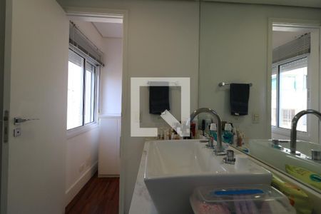 Apartamento à venda com 250m², 3 quartos e 4 vagasBanheiro da Suíte 3