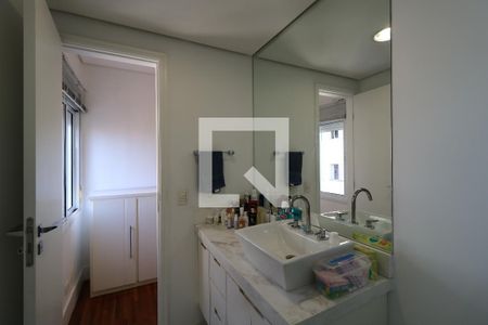 Apartamento à venda com 250m², 3 quartos e 4 vagasBanheiro da Suíte 3