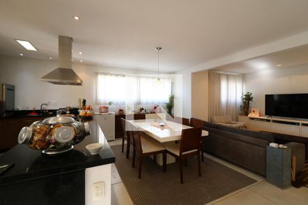 Apartamento à venda com 250m², 3 quartos e 4 vagasCozinha