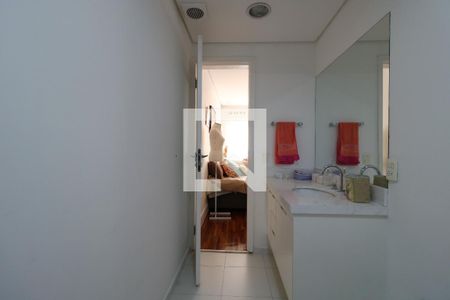 Apartamento à venda com 250m², 3 quartos e 4 vagasBanheiro da Suíte 1