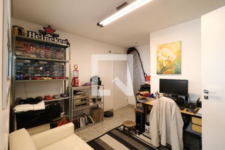 Apartamento à venda com 250m², 3 quartos e 4 vagasEscritório