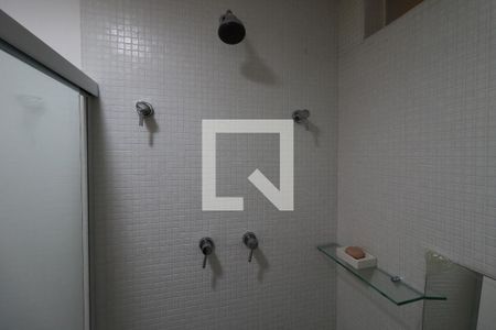 Apartamento à venda com 250m², 3 quartos e 4 vagasBanheiro da Suíte 1