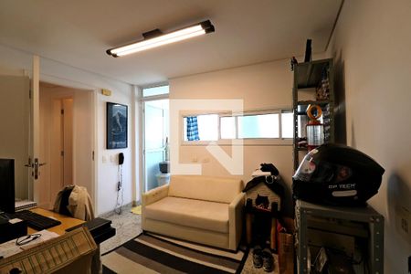 Apartamento à venda com 250m², 3 quartos e 4 vagasEscritório