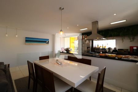 Apartamento à venda com 250m², 3 quartos e 4 vagasCozinha