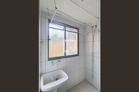 Apartamento à venda com 64m², 2 quartos e 1 vaga Apartamento à venda com 64m², 2 quartos e 1 vagaCozinha e Área de Serviço