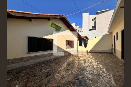Casa à venda com 400m², 4 quartos e 8 vagas Casa à venda com 400m², 4 quartos e 8 vagasQuintal