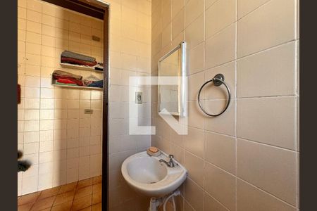 Casa à venda com 400m², 4 quartos e 8 vagas Casa à venda com 400m², 4 quartos e 8 vagasBanheiro de serviço