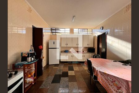 Casa à venda com 400m², 4 quartos e 8 vagas Casa à venda com 400m², 4 quartos e 8 vagasCozinha