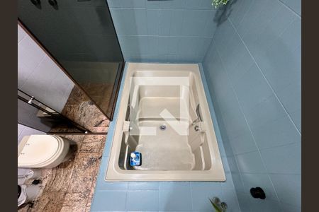 Casa à venda com 400m², 4 quartos e 8 vagas Casa à venda com 400m², 4 quartos e 8 vagasBanheiro da Suíte 2
