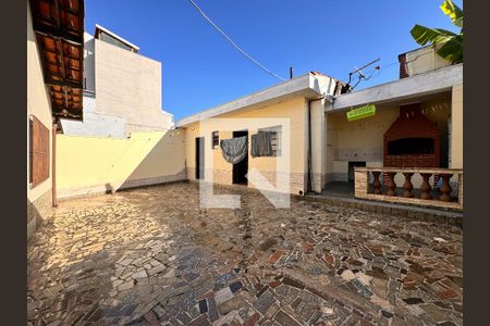 Casa à venda com 400m², 4 quartos e 8 vagas Casa à venda com 400m², 4 quartos e 8 vagasQuintal