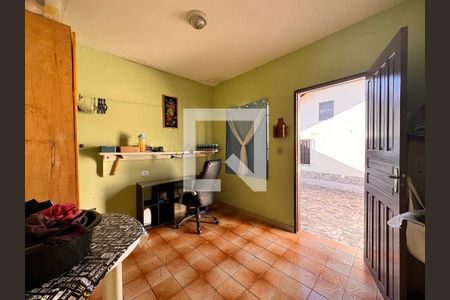 Casa à venda com 400m², 4 quartos e 8 vagas Casa à venda com 400m², 4 quartos e 8 vagasEdícula