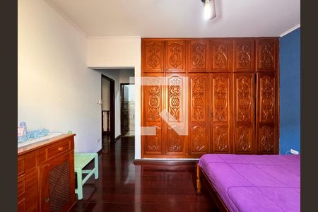 Casa à venda com 400m², 4 quartos e 8 vagas Casa à venda com 400m², 4 quartos e 8 vagasSuíte 2