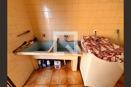 Casa à venda com 400m², 4 quartos e 8 vagas Casa à venda com 400m², 4 quartos e 8 vagasLavanderia