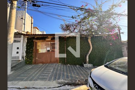 Casa à venda com 400m², 4 quartos e 8 vagas Casa à venda com 400m², 4 quartos e 8 vagasFachada