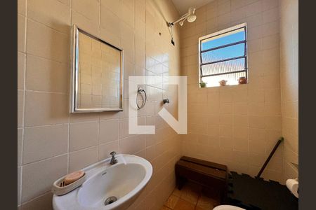 Casa à venda com 400m², 4 quartos e 8 vagas Casa à venda com 400m², 4 quartos e 8 vagasBanheiro de serviço