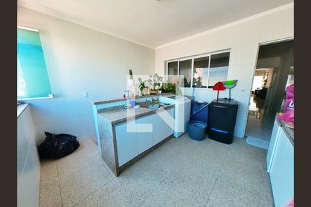 Casa à venda com 570m², 3 quartos e 5 vagasLavanderia