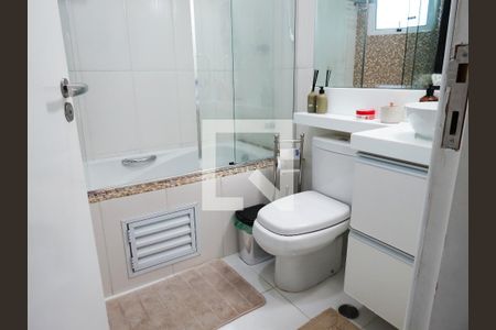 Casa à venda com 570m², 3 quartos e 5 vagasBanheiro Quarto 2