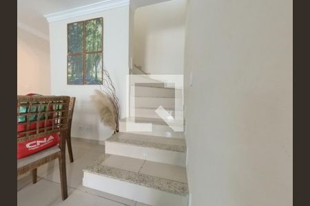 Casa à venda com 570m², 3 quartos e 5 vagasEscadas Interna