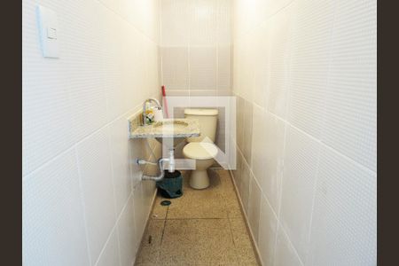 Casa à venda com 570m², 3 quartos e 5 vagasBanheiro de Serviço