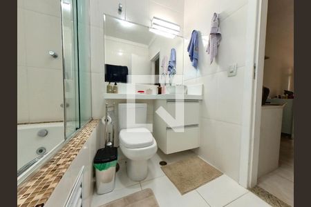 Casa à venda com 570m², 3 quartos e 5 vagasBanheiro Quarto 2